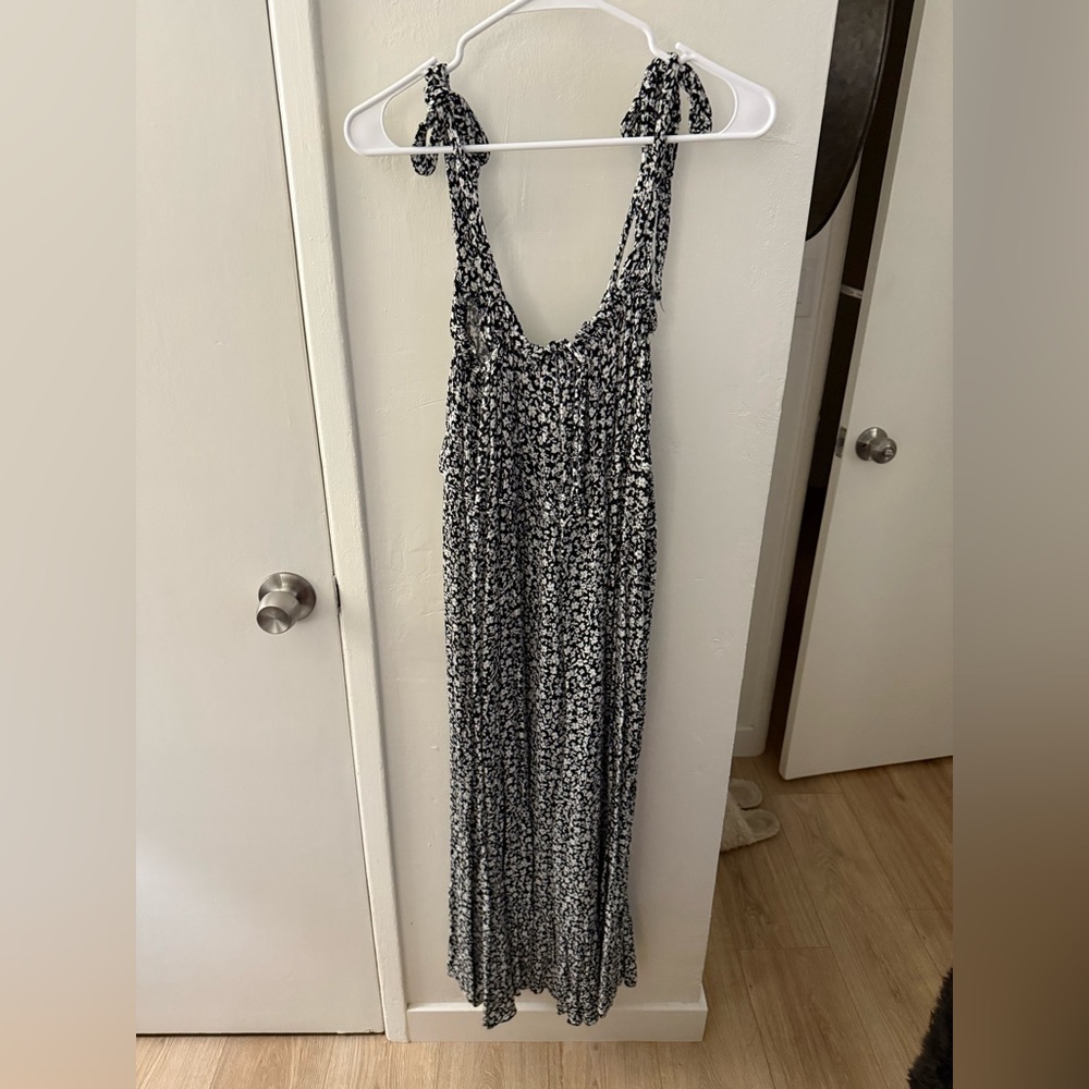 Elegant Black and White Maxi Dress